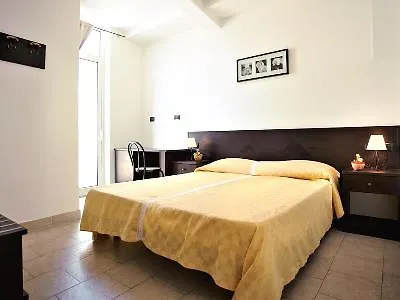 Marabel 3*