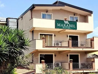 Marabel فندق SantʼAlessio Siculo