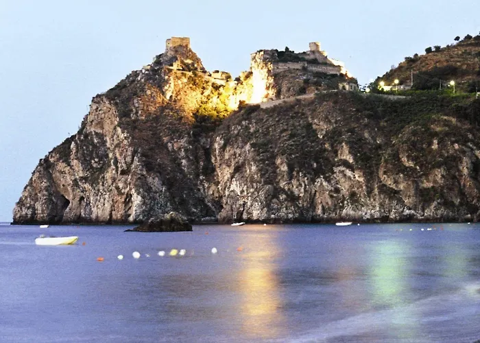 Marabel فندق SantʼAlessio Siculo
